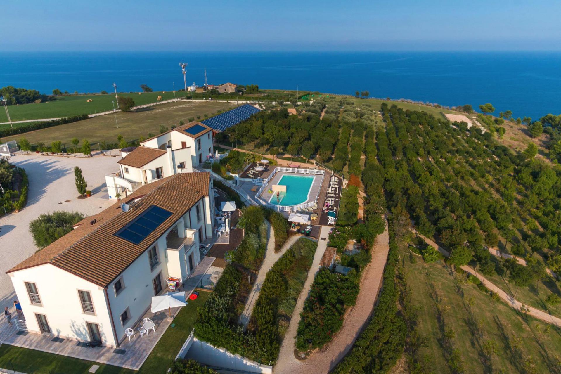 Child-friendly agriturismo Marche with sea view