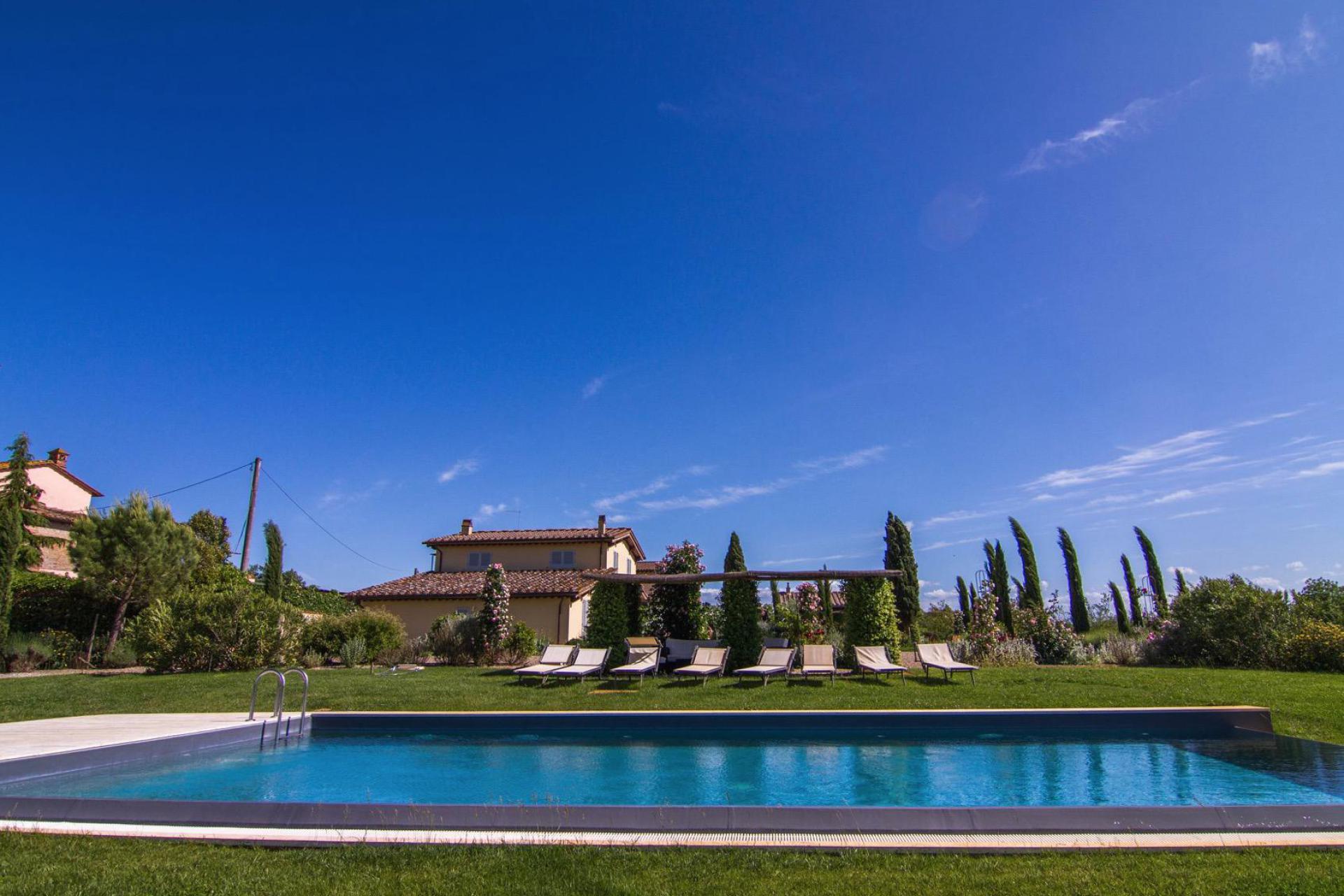 Agriturismo Siena, luxury apartments and swimming pool