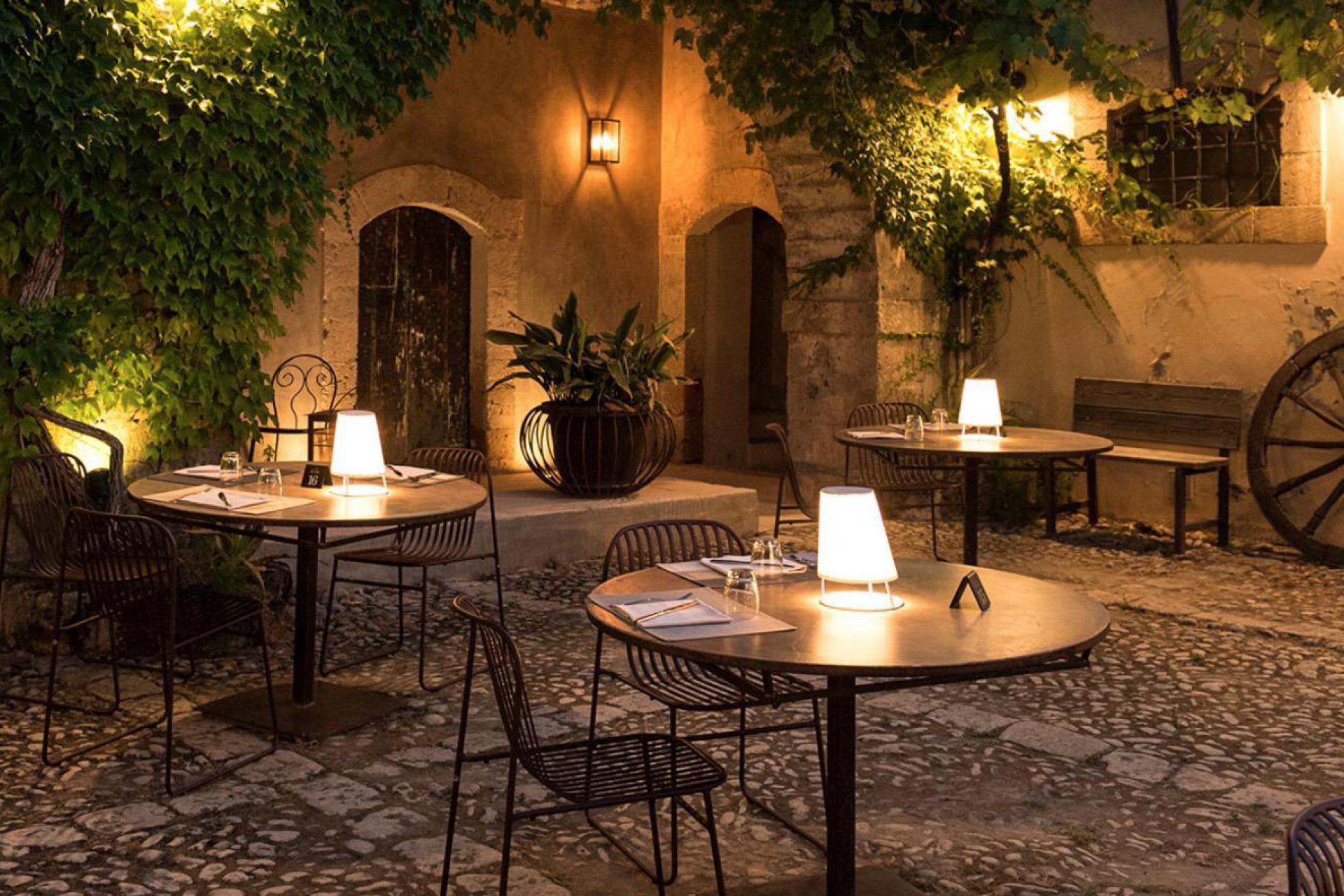 Authentic agriturismo with inner courtyard