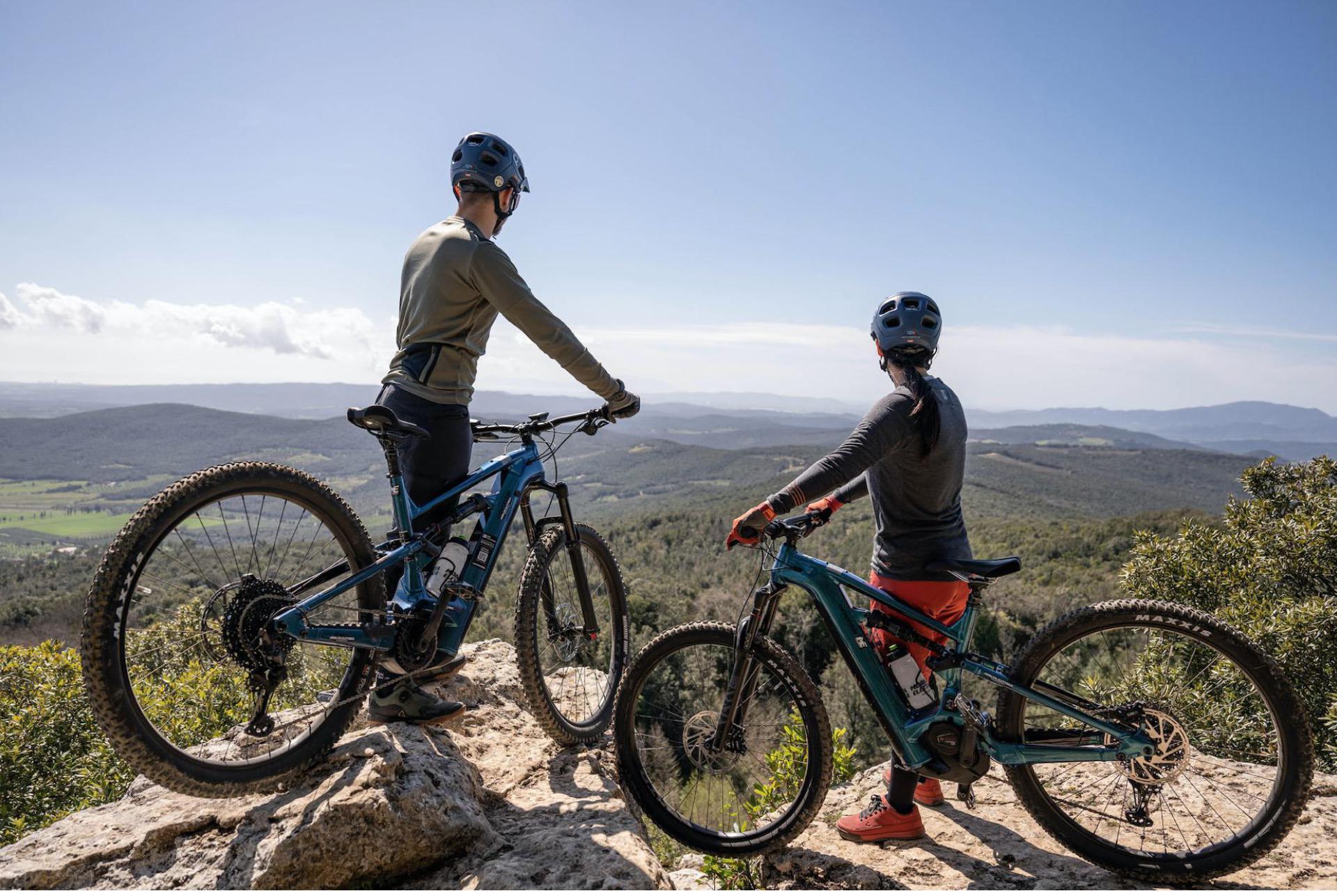 Agriturismo Tuscany with 5 pools, restaurant and bike park