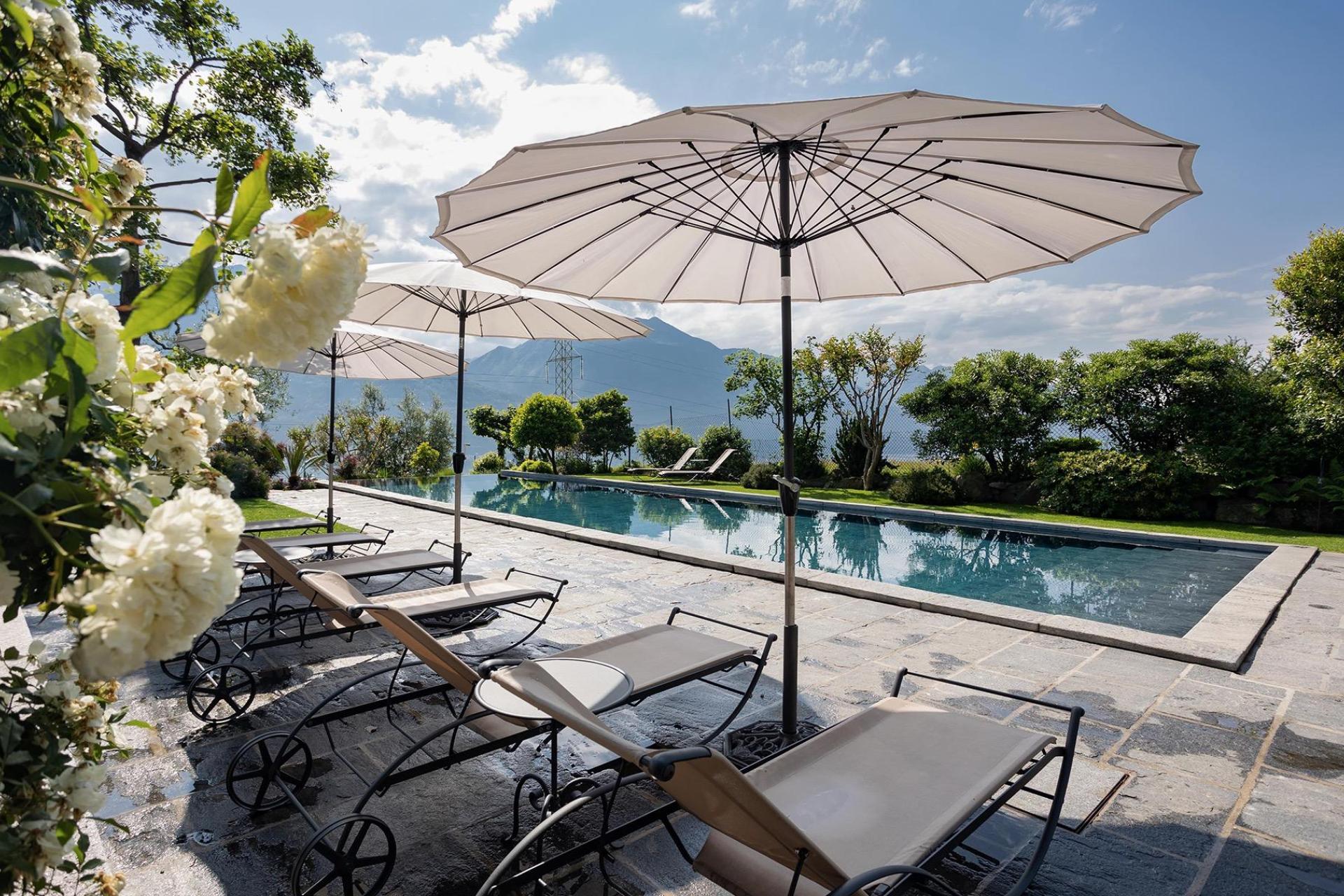 1. Luxurious agriturismo with view of Lake Como