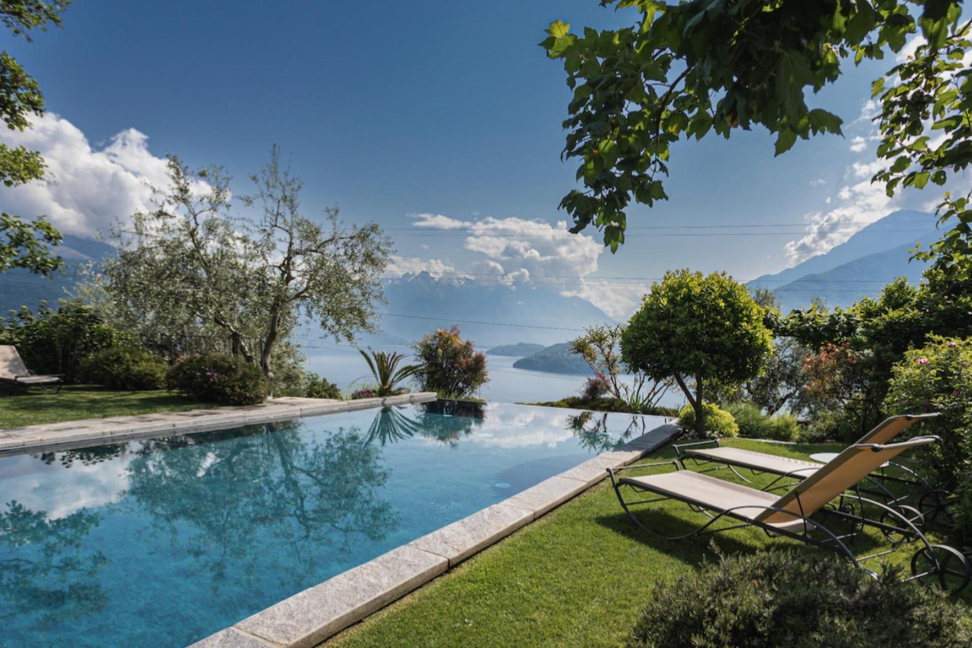 2. Luxury agriturismo with beautiful lake view