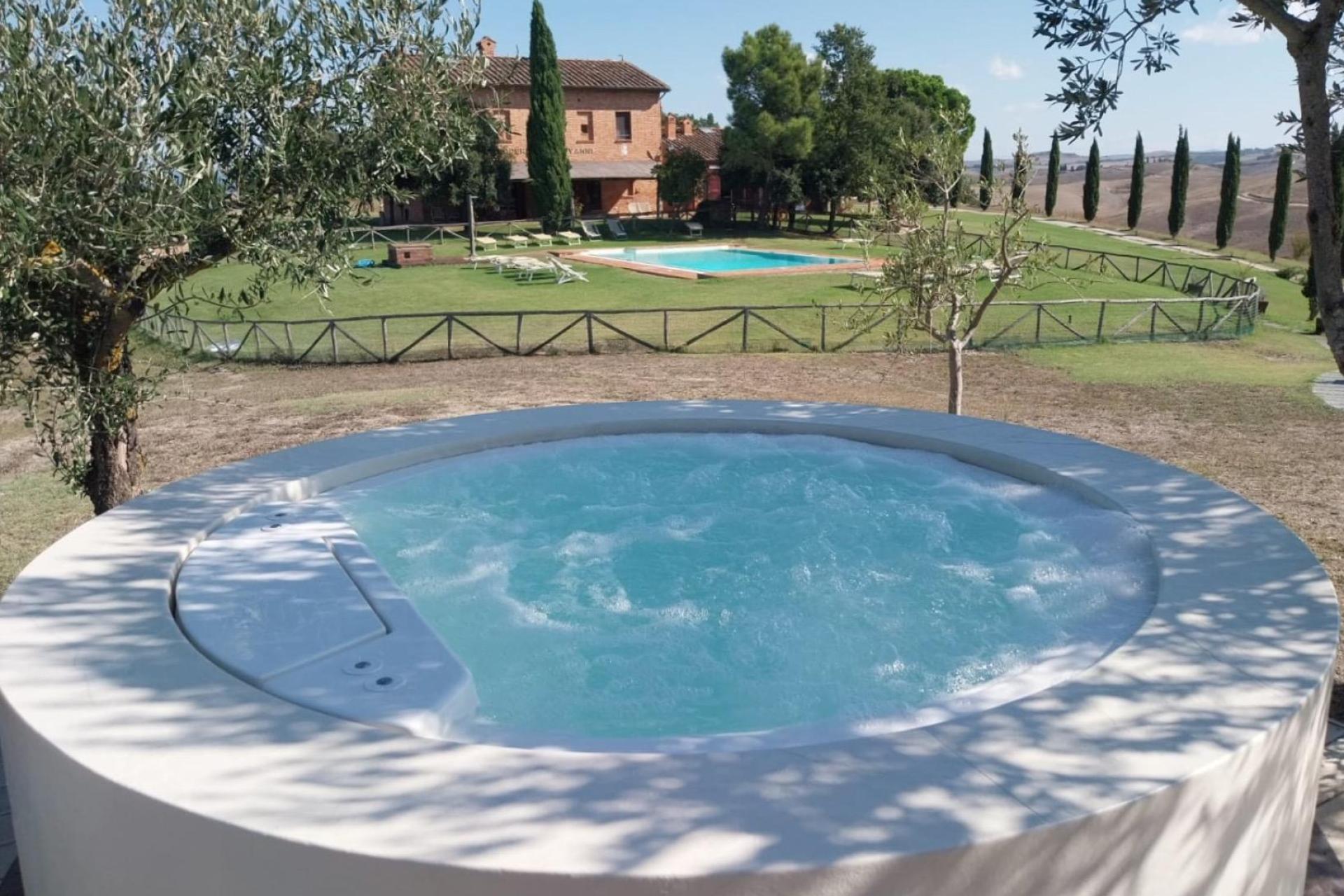 Agriturismo with great views of the Tuscan hills and Siena