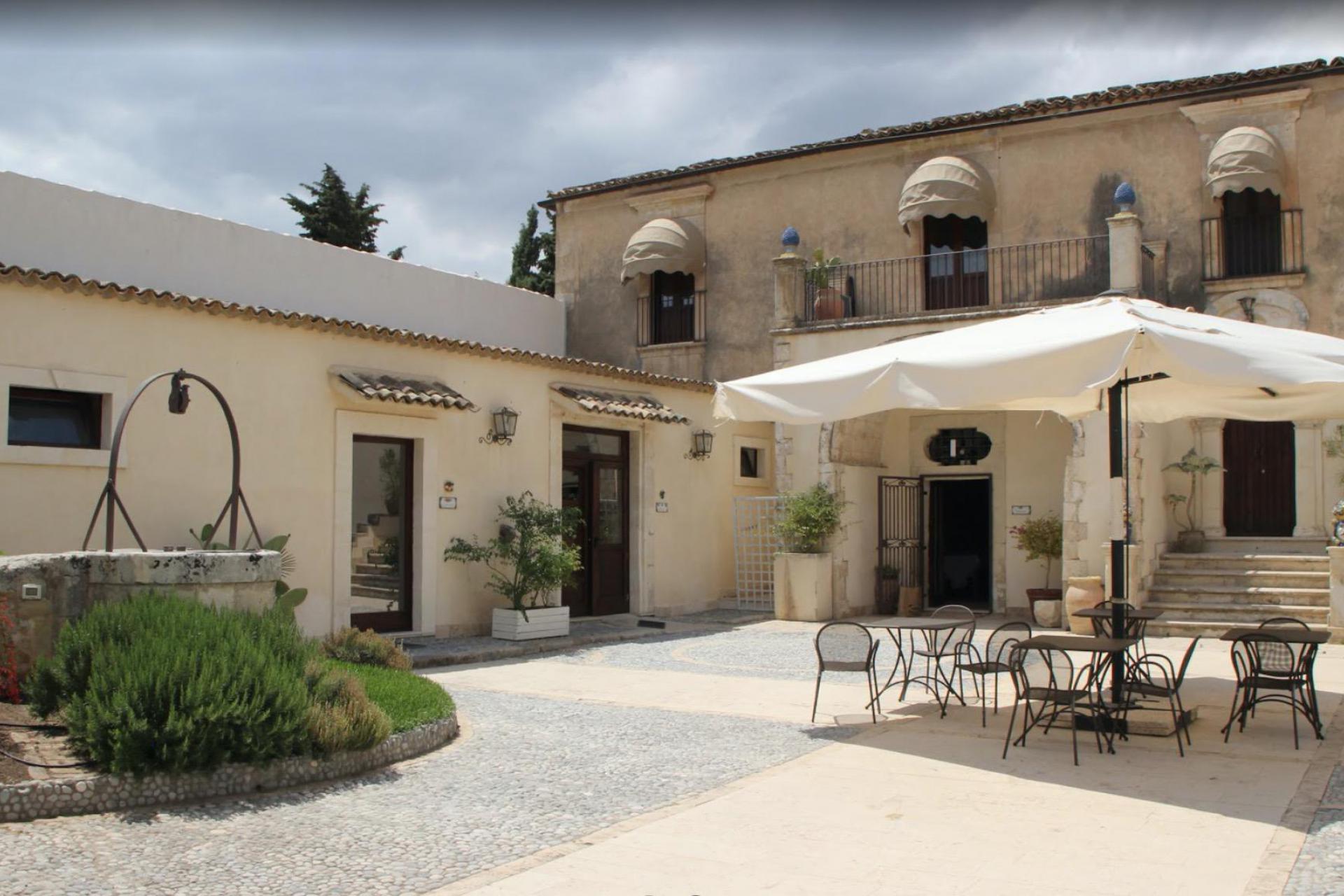 Typisch Siciliaanse agriturismo nabij het strand